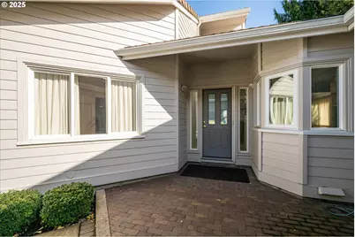 370 Magnolia Dr, Creswell, OR 97426 - Photo 3