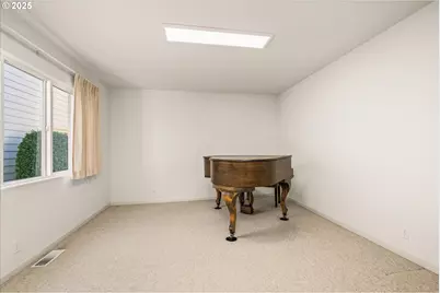 370 Magnolia Dr, Creswell, OR 97426 - Photo 29