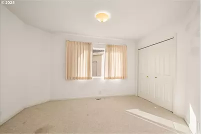 370 Magnolia Dr, Creswell, OR 97426 - Photo 27