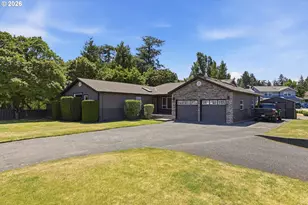 1651 NE 134th Pl, Portland, OR 97230 - Photo 1