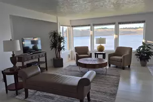 1040 Bay St, Florence, OR 97439 - Photo 13