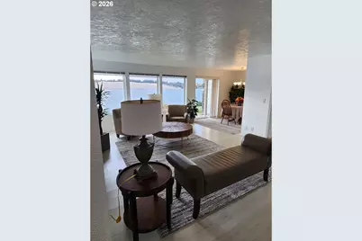 1040 Bay St #14, Florence, OR 97439 - Photo 9