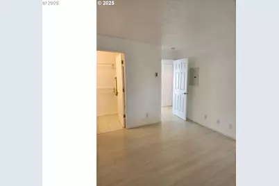 1040 Bay St #14, Florence, OR 97439 - Photo 23