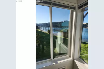 1040 Bay St #14, Florence, OR 97439 - Photo 15
