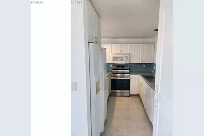 1040 Bay St #14, Florence, OR 97439 - Photo 15