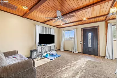 217 Poplar St, Milton-Freewater, OR 97862 - Photo 7