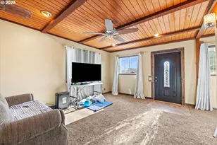 217 Poplar St, Milton-Freewater, OR 97862 - Photo 7