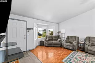 1033 Ash Grove Loop, Creswell, OR 97426 - Photo 7