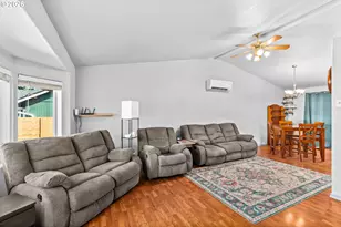 1033 Ash Grove Loop, Creswell, OR 97426 - Photo 9