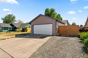 1033 Ash Grove Loop, Creswell, OR 97426 - Photo 3