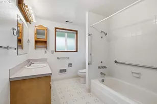1100 NE 85th Ave, Vancouver, WA 98664 - Photo 11