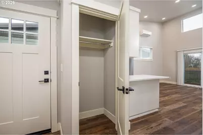 364 19th St, Springfield, OR 97477 - Photo 7