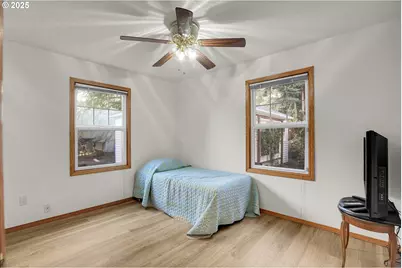 10724 SE Clinton St, Portland, OR 97266 - Photo 17