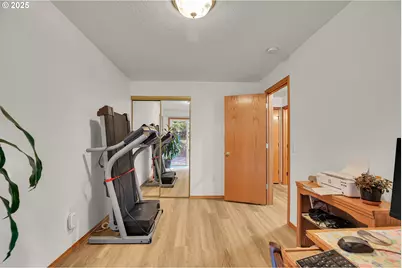 10724 SE Clinton St, Portland, OR 97266 - Photo 19