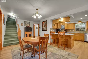 10724 SE Clinton St, Portland, OR 97266 - Photo 9