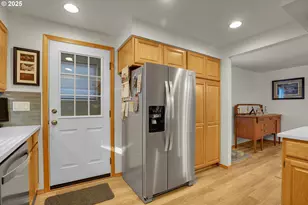 10724 SE Clinton St, Portland, OR 97266 - Photo 13