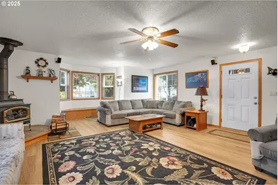 10724 SE Clinton St, Portland, OR 97266 - Photo 7