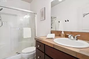 3850 Summerlinn Dr, West Linn, OR 97068 - Photo 17