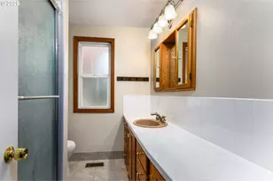 1108 SE 168th Ave, Portland, OR 97233 - Photo 13