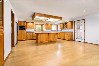 1108 SE 168th Ave, Portland, OR 97233 - Photo 7