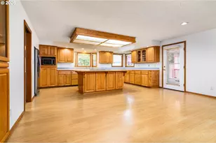 1108 SE 168th Ave, Portland, OR 97233 - Photo 7