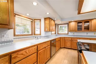 1108 SE 168th Ave, Portland, OR 97233 - Photo 11