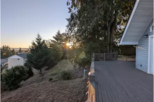 1306 Mt Brynion St, Kelso, WA 98626 - Photo 27