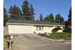 2375 SE Washington Ct, Hillsboro, OR 97123 - Photo 3