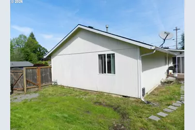2375 SE Washington Ct, Hillsboro, OR 97123 - Photo 5