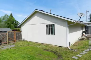 2375 SE Washington Ct, Hillsboro, OR 97123 - Photo 5