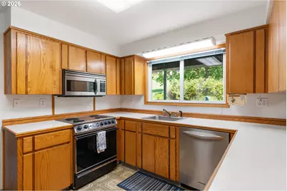 18425 NE 136th St, Brush Prairie, WA 98606 - Photo 5