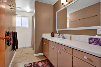 2130 Grant St, Eugene, OR 97405 - Photo 19