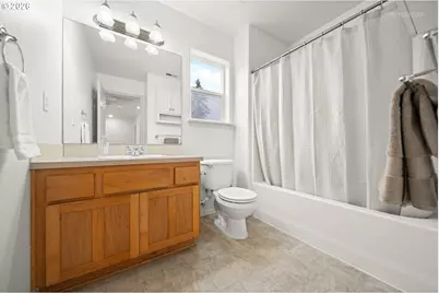 910 NE 4th Ave, Hillsboro, OR 97124 - Photo 25