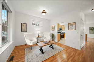 910 NE 4th Ave, Hillsboro, OR 97124 - Photo 5