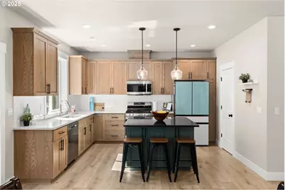 3226 E Province Ct, Newberg, OR 97132 - Photo 9