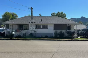 776 E Fourth Ave, Sutherlin, OR 97479 - Photo 1