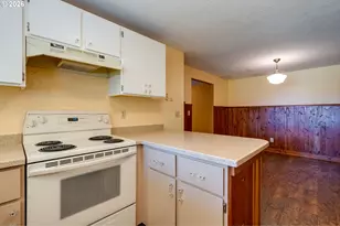 3005 E Lindquist Ct, Newberg, OR 97132 - Photo 15