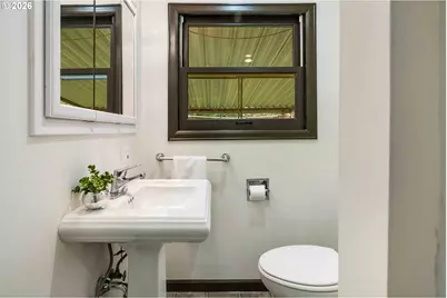 4444 NE Oregon St, Portland, OR 97213 - Photo 17