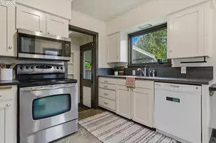 4444 NE Oregon St, Portland, OR 97213 - Photo 9