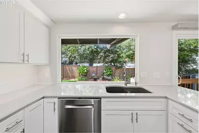 2740 Almaden St, Eugene, OR 97405 - Photo 15