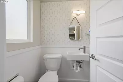 2740 Almaden St, Eugene, OR 97405 - Photo 19