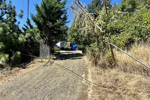 567 Braunda Dr, Roseburg, OR 97471 - Photo 1