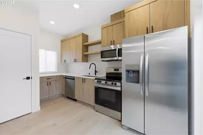 11717 SE Ash St, Portland, OR 97216 - Photo 35