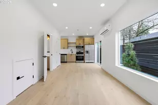 11717 SE Ash St, Portland, OR 97216 - Photo 31