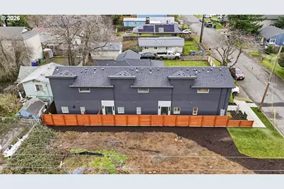 11717 SE Ash St, Portland, OR 97216 - Photo 47