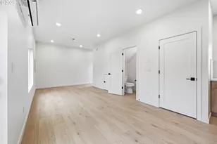 11717 SE Ash St, Portland, OR 97216 - Photo 33