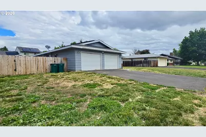 5313 Mazama Dr, Klamath Falls, OR 97603 - Photo 3