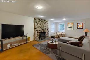 205 NE Billingher Dr, Portland, OR 97220 - Photo 21