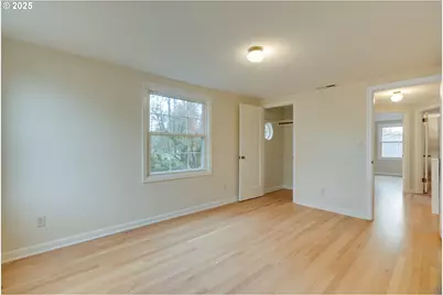 205 NE Billingher Dr, Portland, OR 97220 - Photo 19