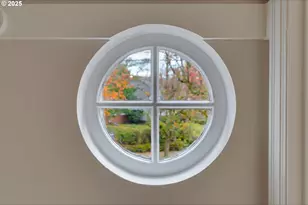 205 NE Billingher Dr, Portland, OR 97220 - Photo 17